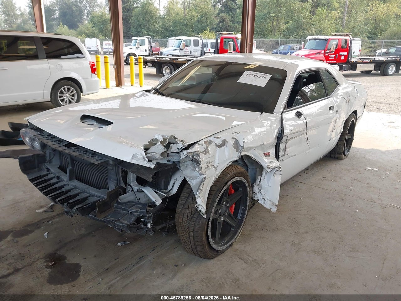 2016 DODGE CHALLENGER SRT 392 · 2/11