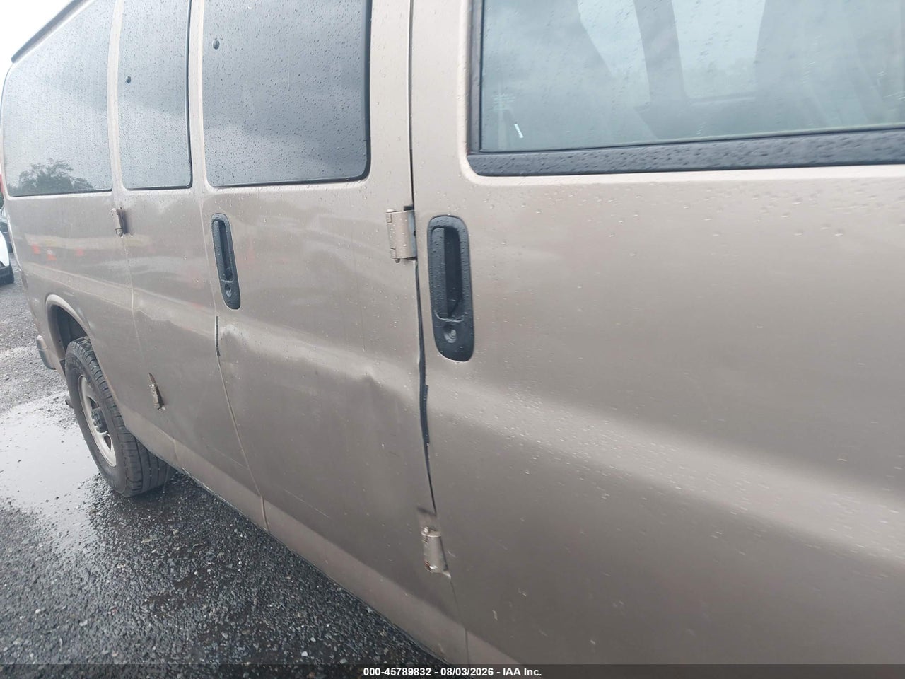 2003 CHEVROLET EXPRESS PASSENGER   · 6/11