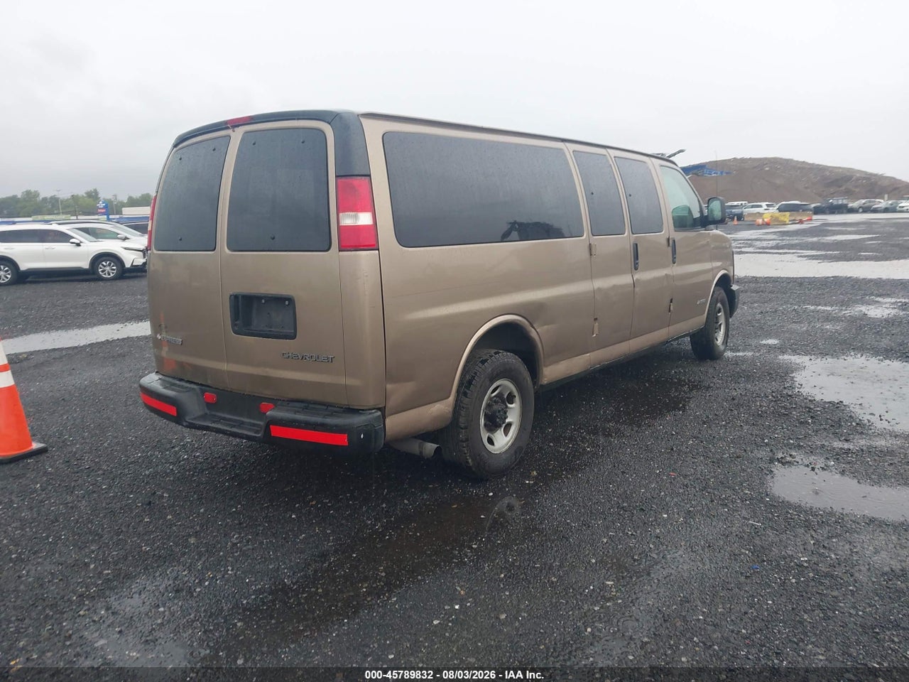 2003 CHEVROLET EXPRESS PASSENGER   · 4/11