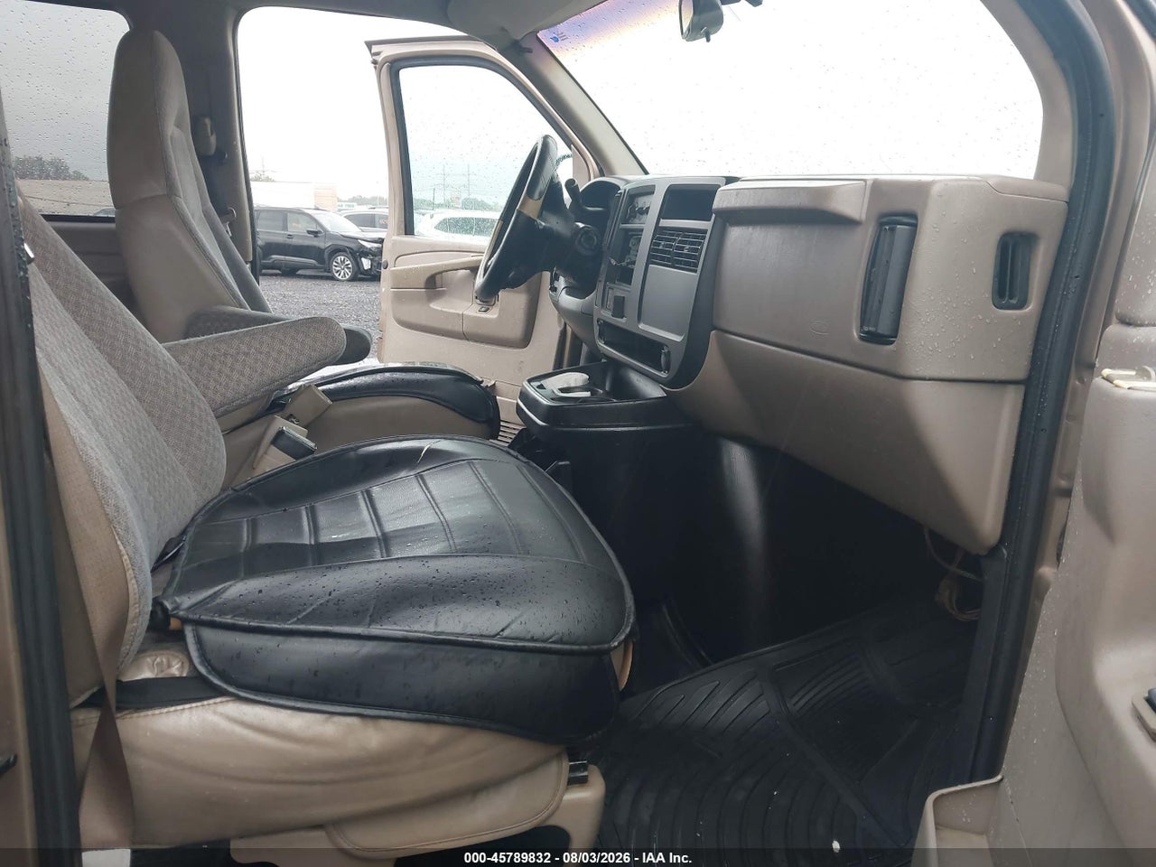 2003 CHEVROLET EXPRESS PASSENGER   · 5/11
