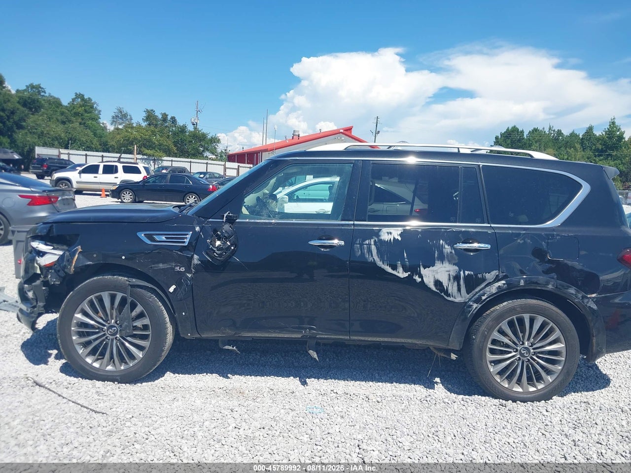 2020 INFINITI QX80 LUXE · 6/10
