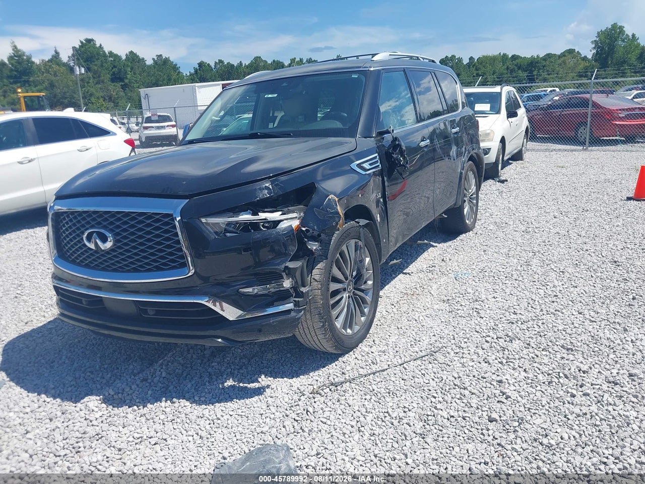2020 INFINITI QX80 LUXE · 2/10