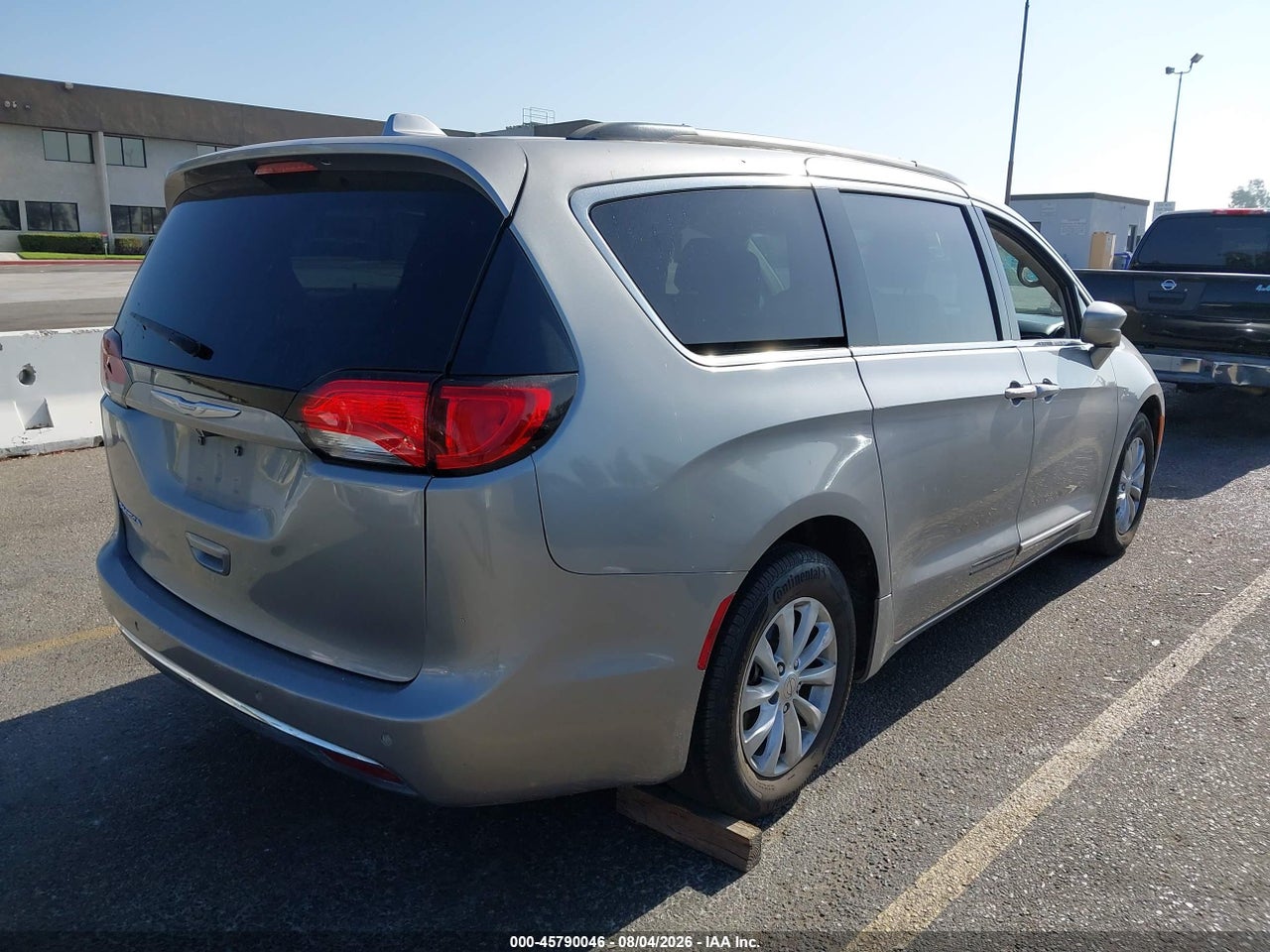 2017 CHRYSLER PACIFICA TOURING-L · 4/11