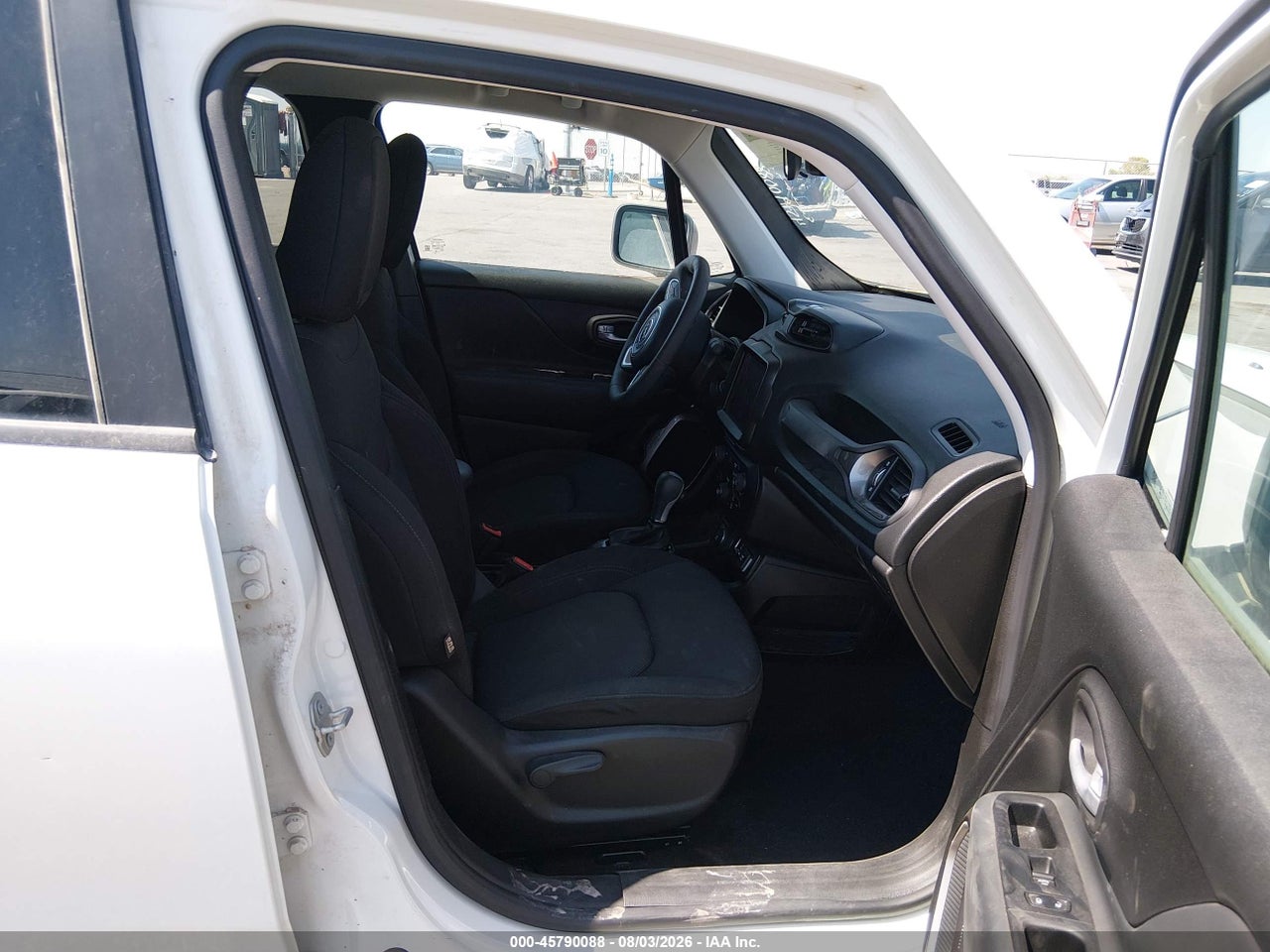 2023 JEEP RENEGADE LATITUDE 4X4 · 5/10