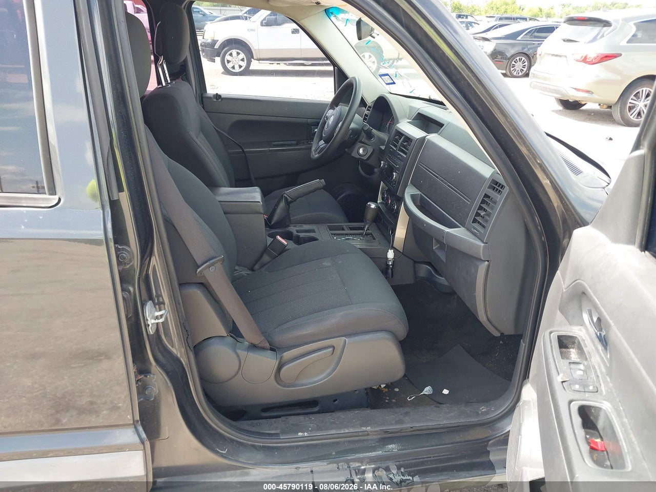 2011 JEEP LIBERTY SPORT · 5/11