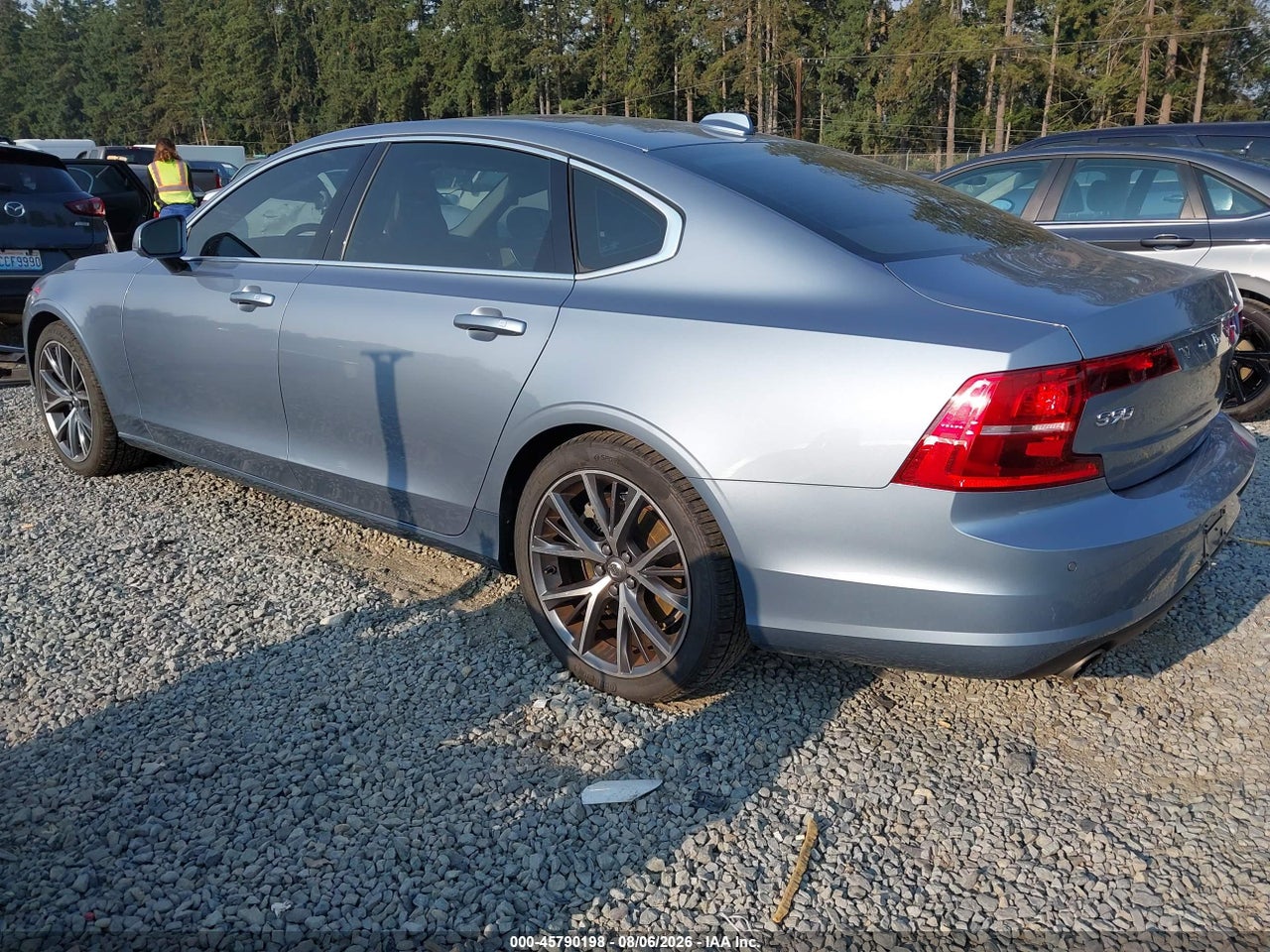 2018 VOLVO S90 T5 MOMENTUM · 3/11