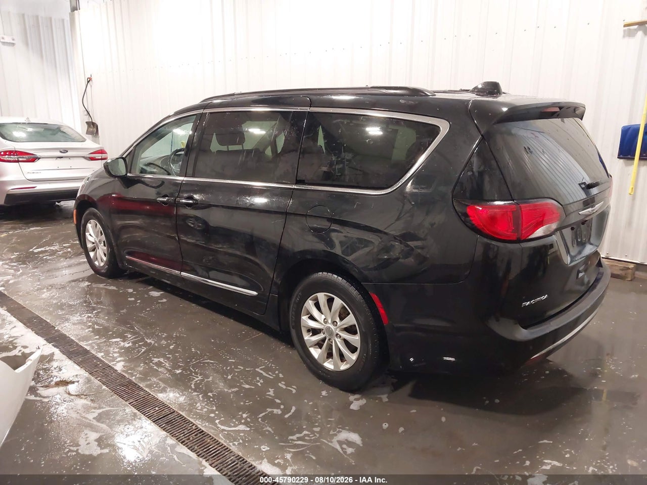 2017 CHRYSLER PACIFICA TOURING-L · 3/11