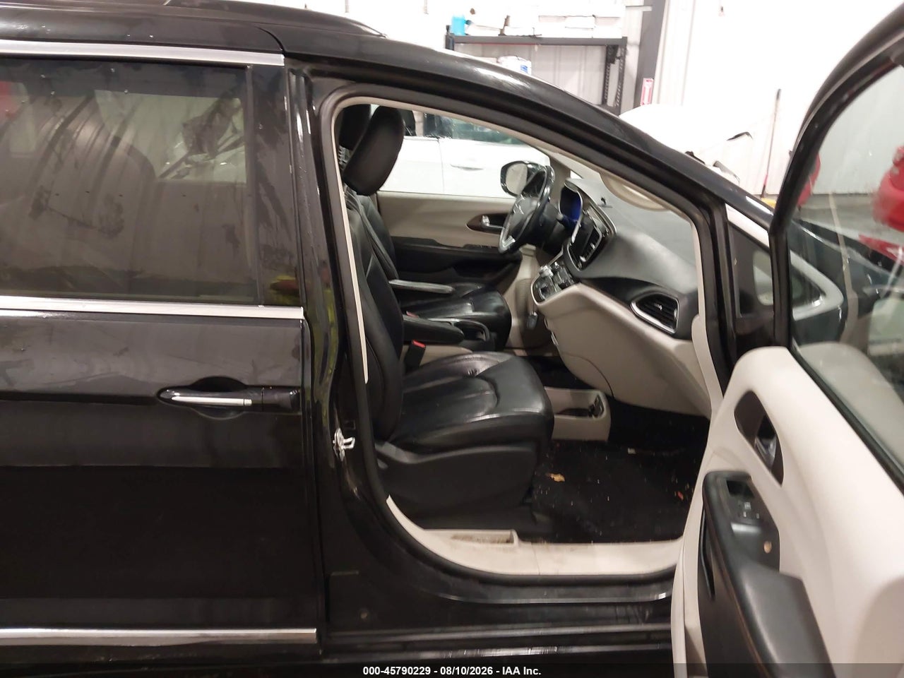 2017 CHRYSLER PACIFICA TOURING-L · 5/11