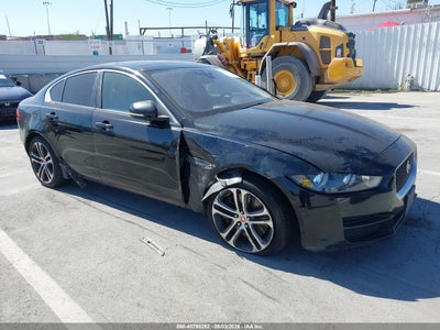 SAJAD4BV1HC****** · 2017 JAGUAR XE 35T PREMIUM