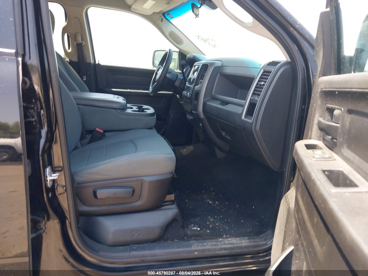 2013 RAM 1500 ST · 5/11