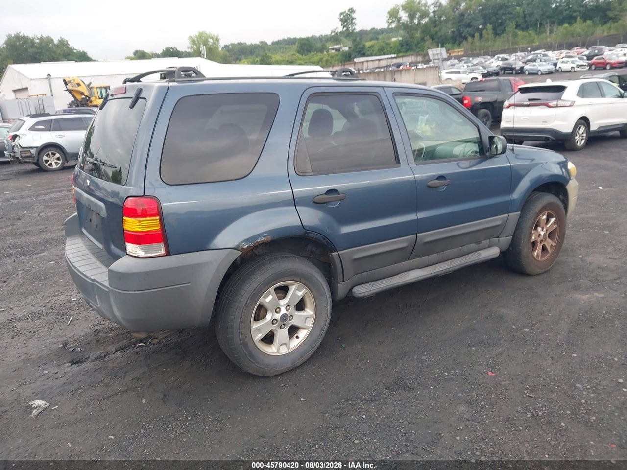 2005 FORD ESCAPE XLT · 4/11
