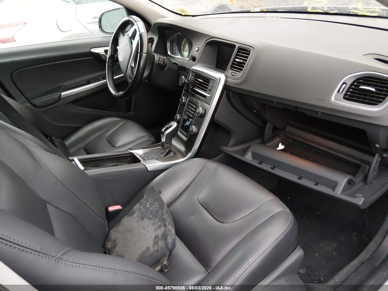 2015 VOLVO V60 T5 PREMIER · 5/11