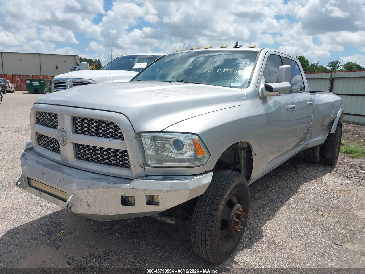 2014 RAM 3500 LARAMIE · 2/4