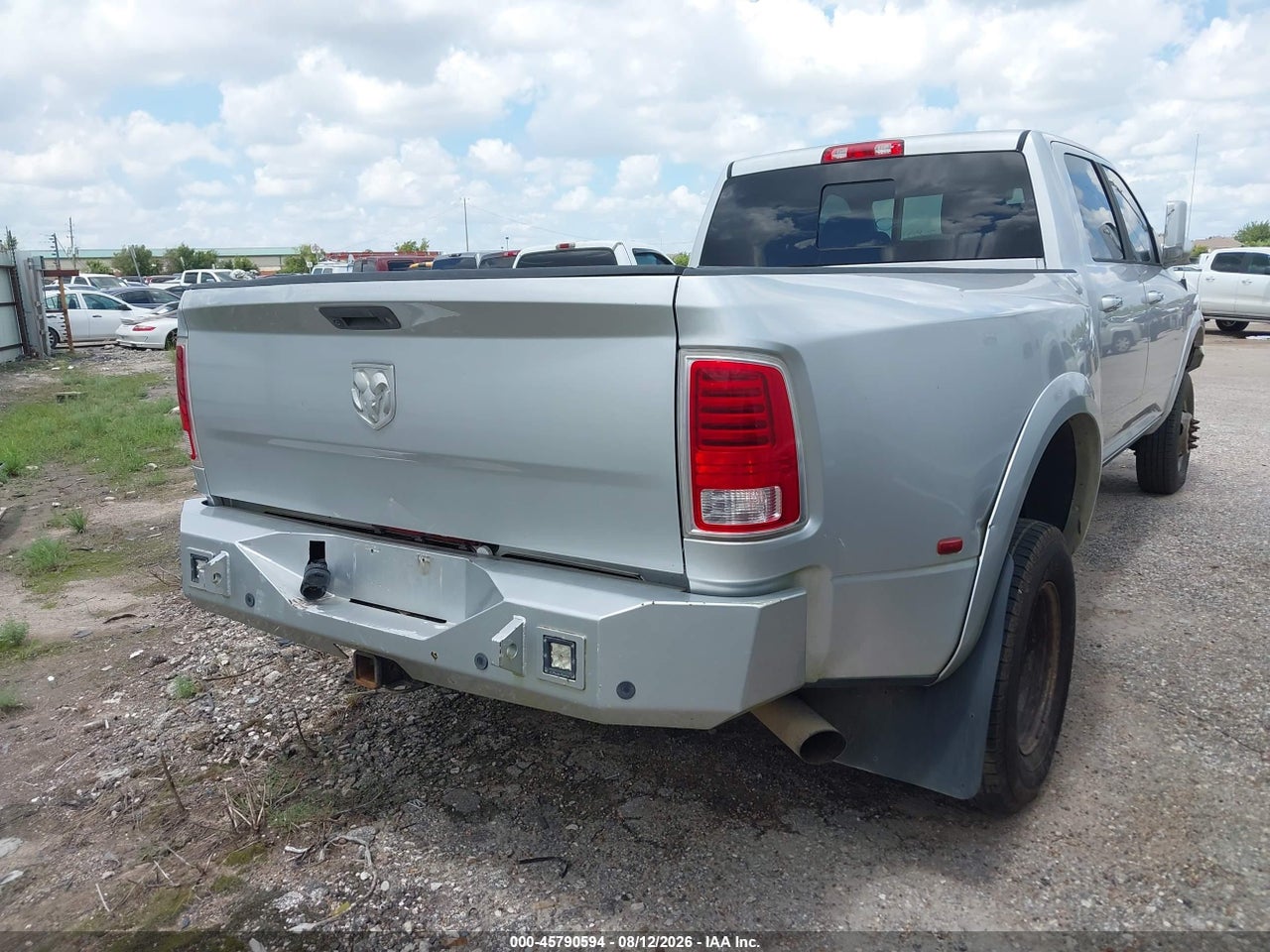2014 RAM 3500 LARAMIE · 4/4