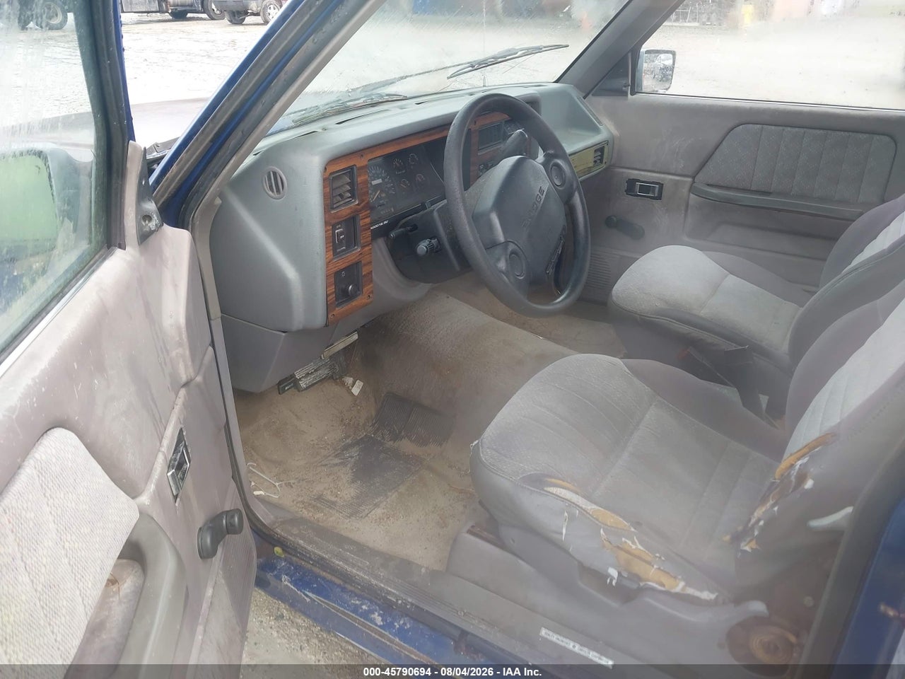 1996 DODGE DAKOTA   · 5/11