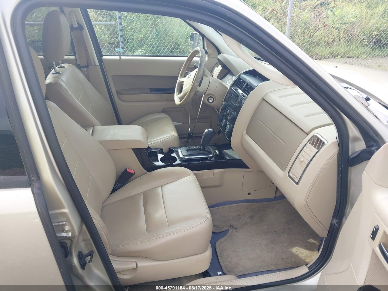 2010 FORD ESCAPE LIMITED · 5/11
