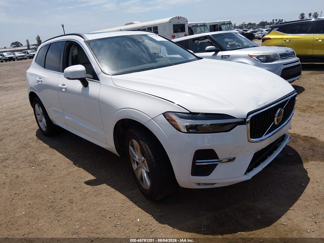2022 VOLVO XC60 B5 MOMENTUM