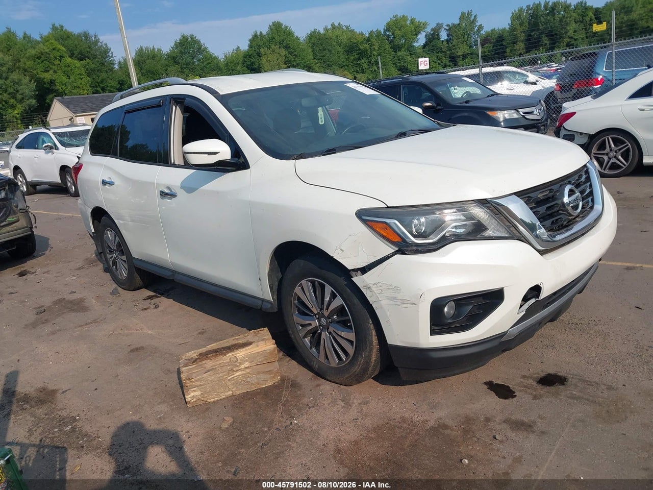 5N1DR2MM8HC****** · 2017 NISSAN PATHFINDER SV