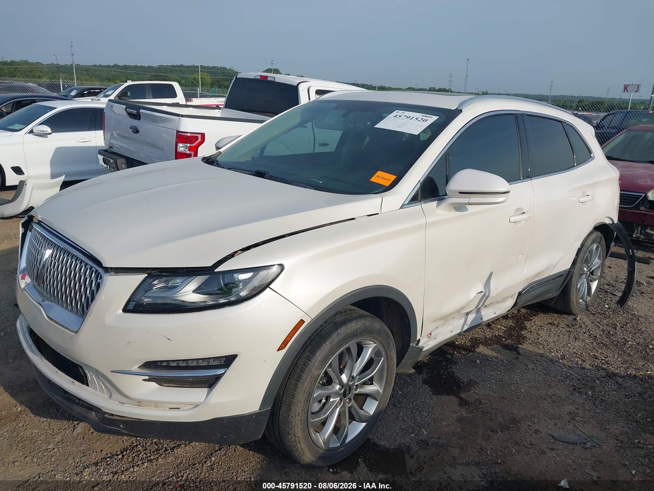 2019 LINCOLN MKC SELECT · 2/11