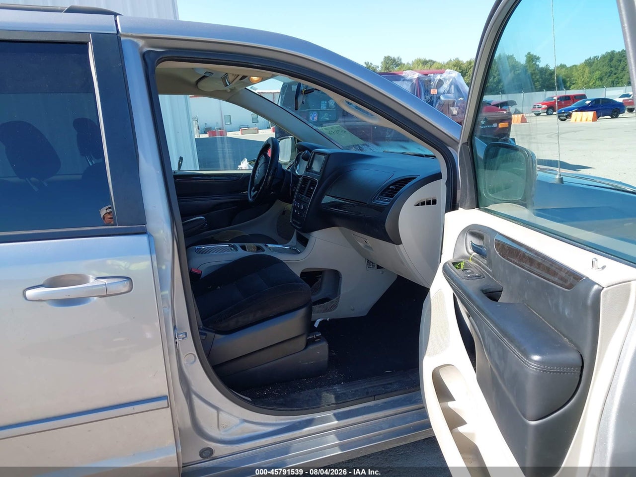 2016 DODGE GRAND CARAVAN SXT · 5/11