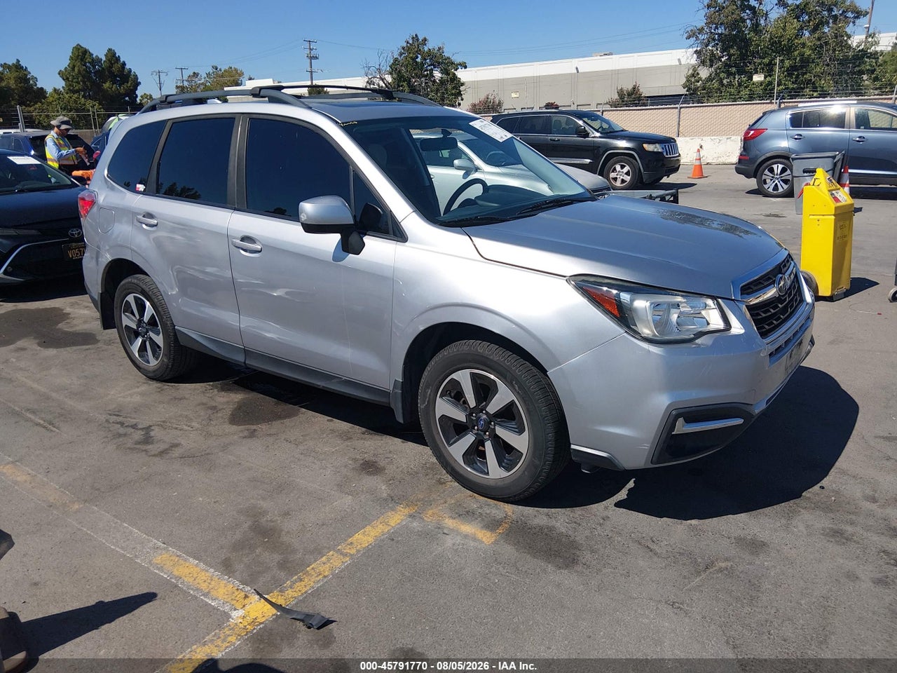 JF2SJAEC8HH****** · 2017 SUBARU FORESTER 2.5I PREMIUM