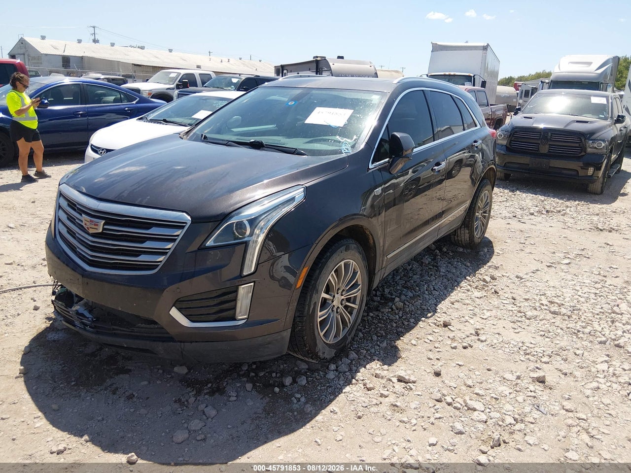 2017 CADILLAC XT5 LUXURY · 2/11