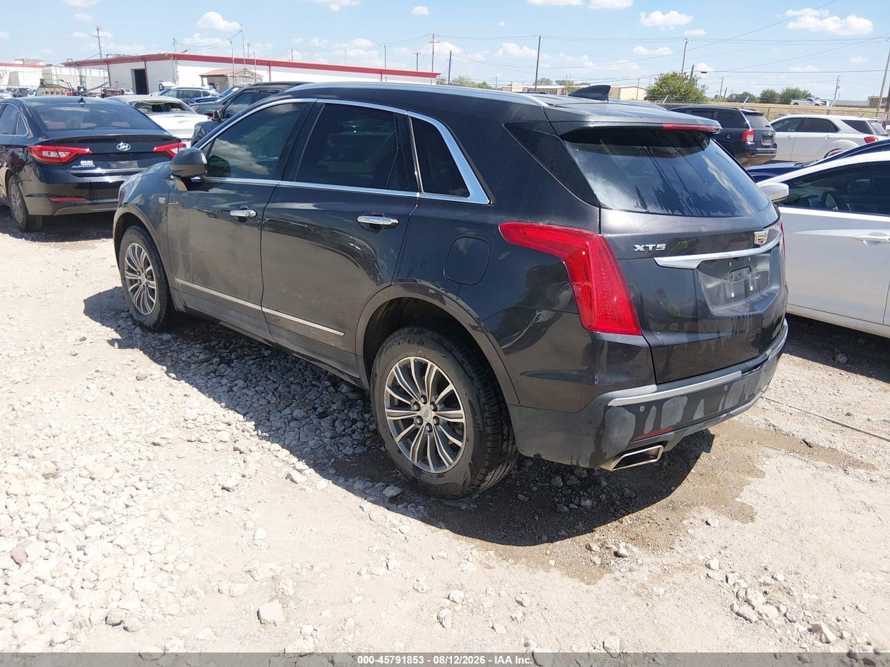 2017 CADILLAC XT5 LUXURY · 3/11