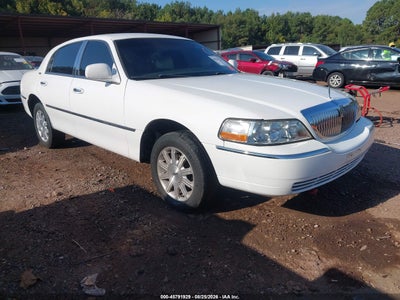 2011 LINCOLN TOWN CAR SIGNATURE LIMITED