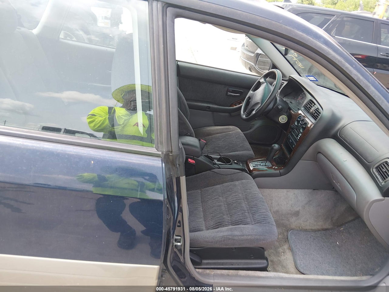 2002 SUBARU OUTBACK · 5/11
