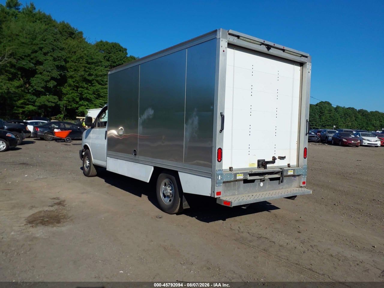 2023 CHEVROLET EXPRESS CUTAWAY WORK VAN · 3/4