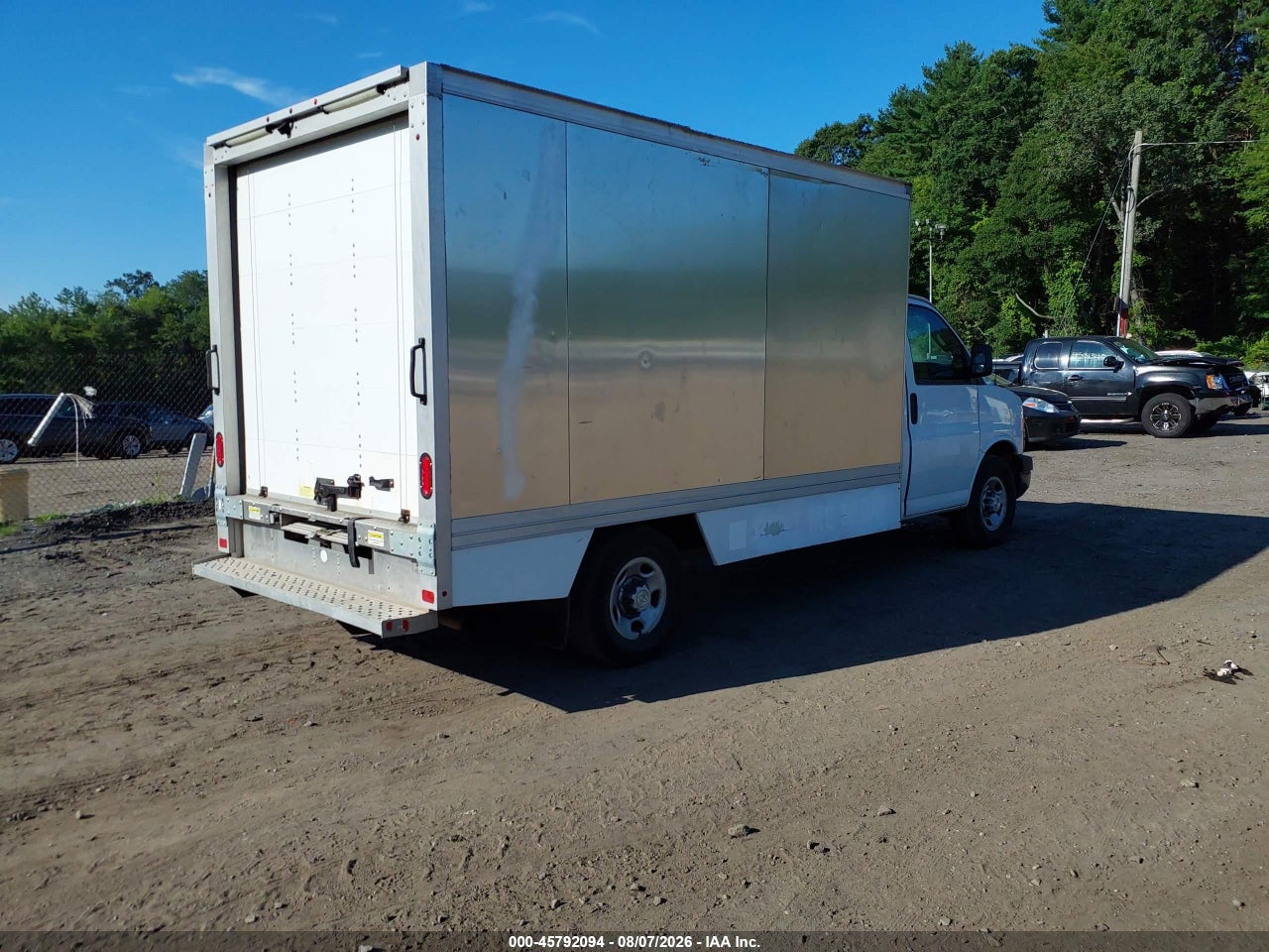 2023 CHEVROLET EXPRESS CUTAWAY WORK VAN · 4/4