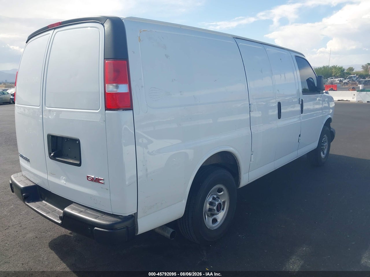 2025 GMC SAVANA CARGO RWD 2500 REGULAR WHEELBASE WORK VAN · 4/11