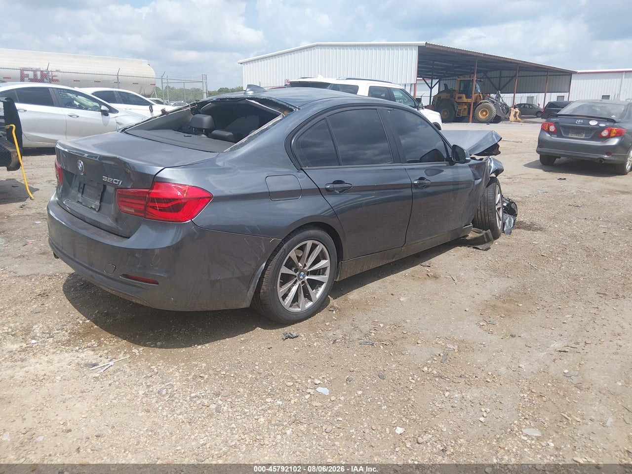 2017 BMW 320I · 4/10