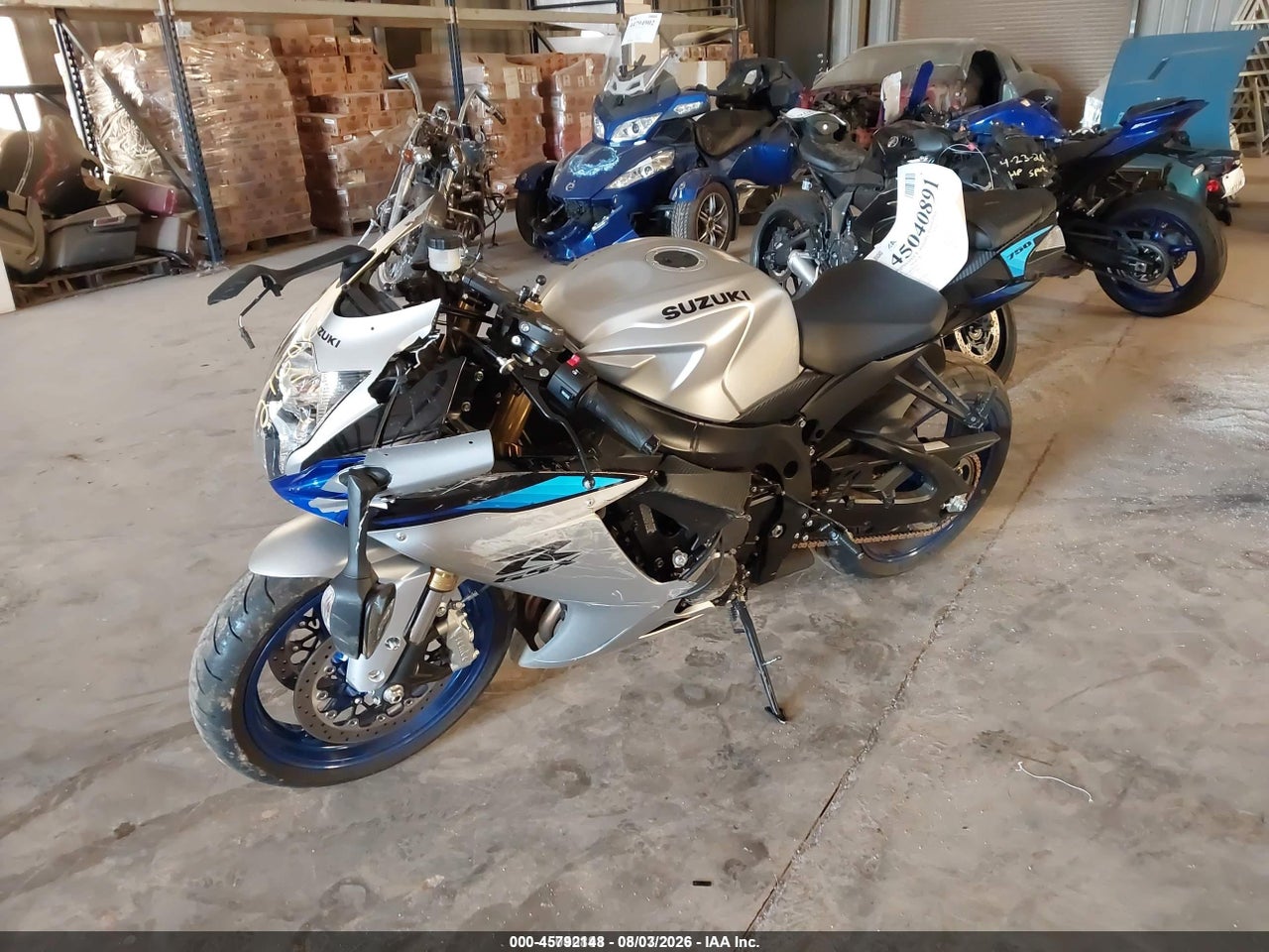 2026 SUZUKI GSX-R750 · 2/11