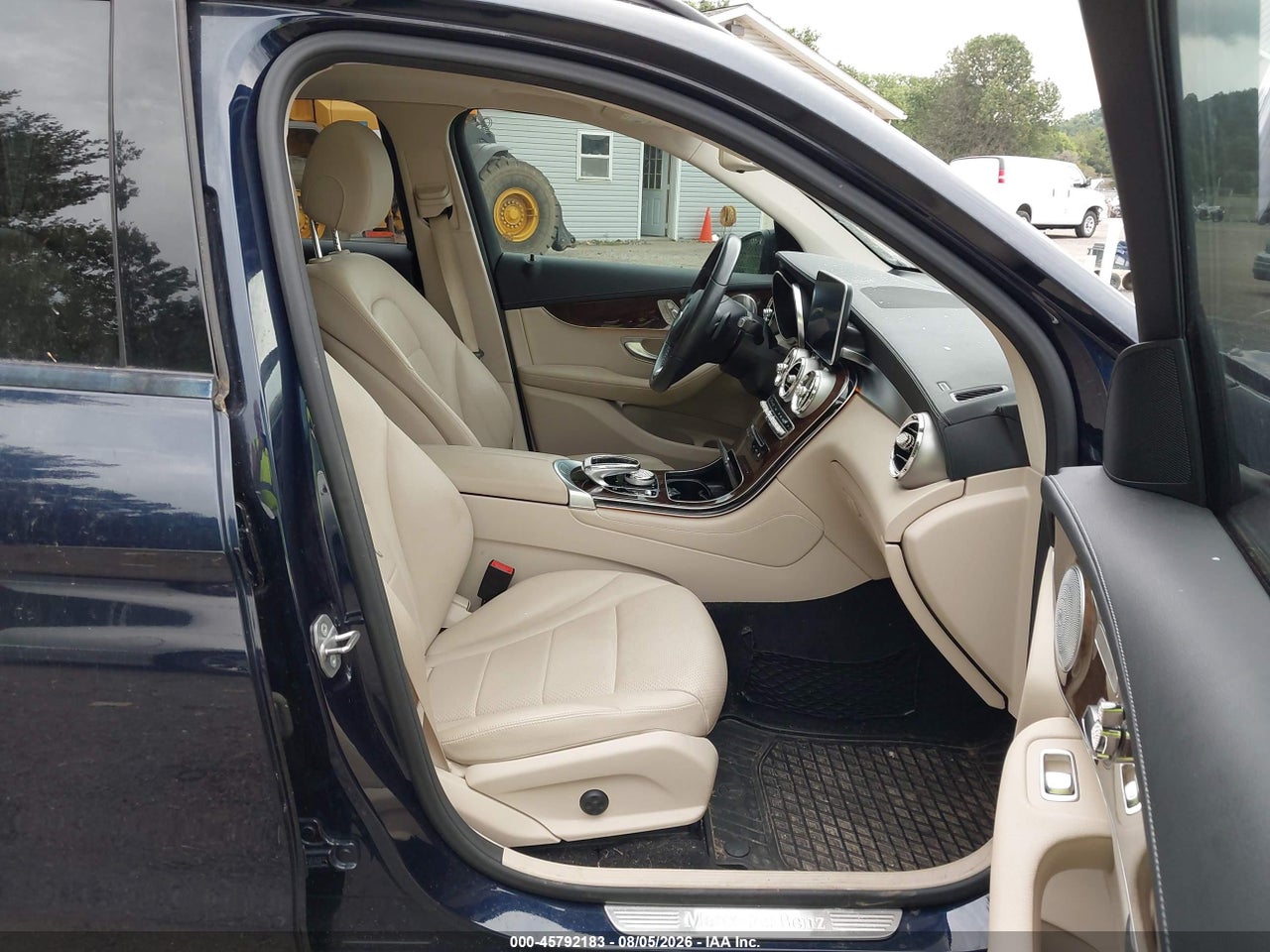 2017 MERCEDES-BENZ GLC 300 · 5/11