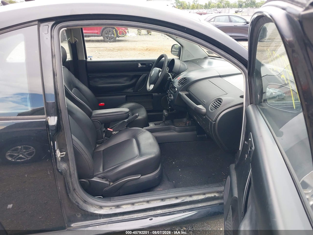 2008 VOLKSWAGEN NEW BEETLE S · 5/11