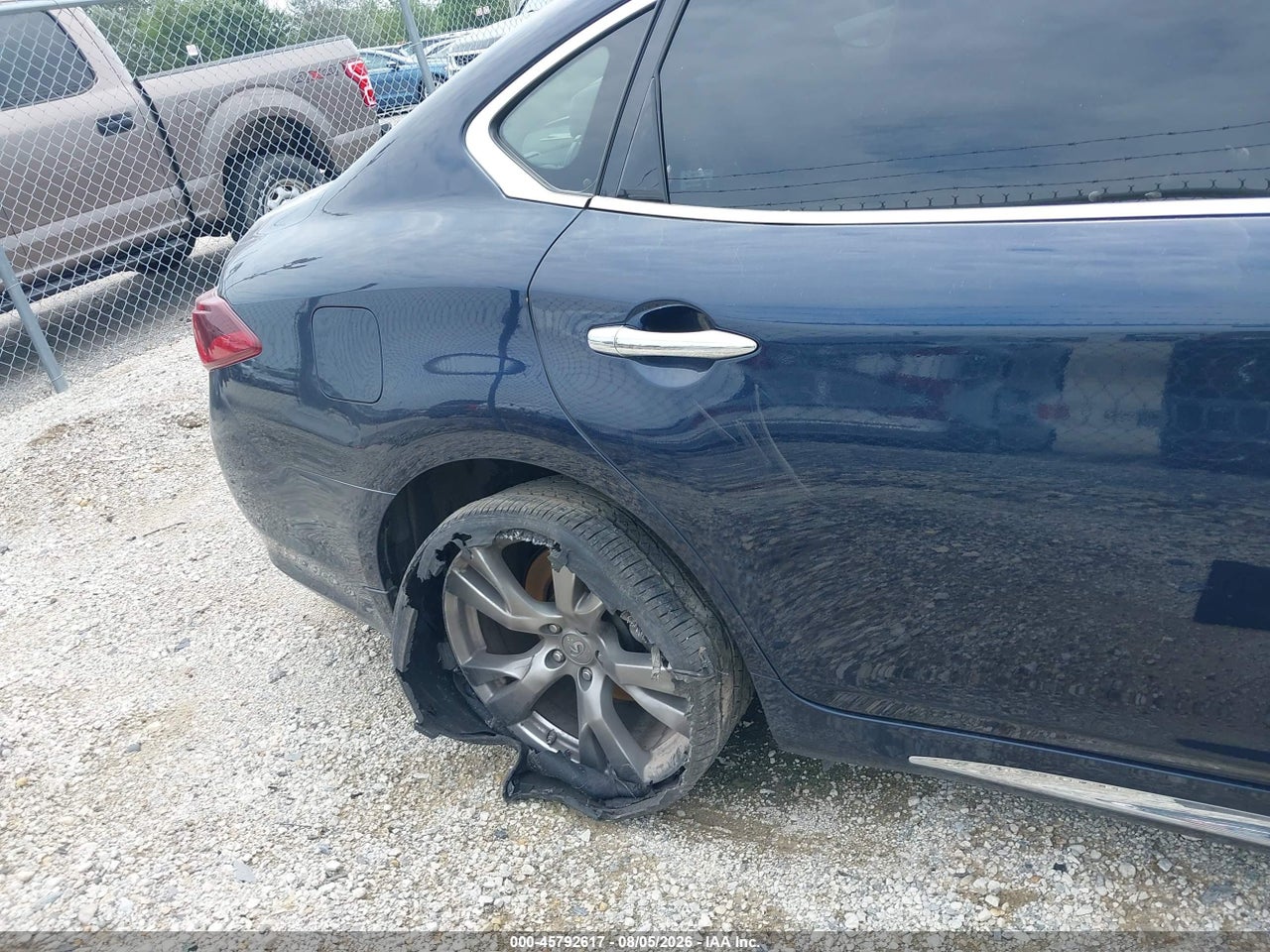 2016 INFINITI Q70L 3.7X · 6/10