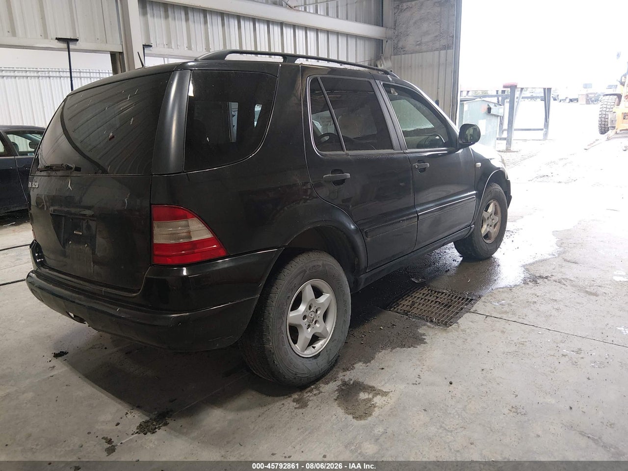 2001 MERCEDES-BENZ ML 320 · 4/11
