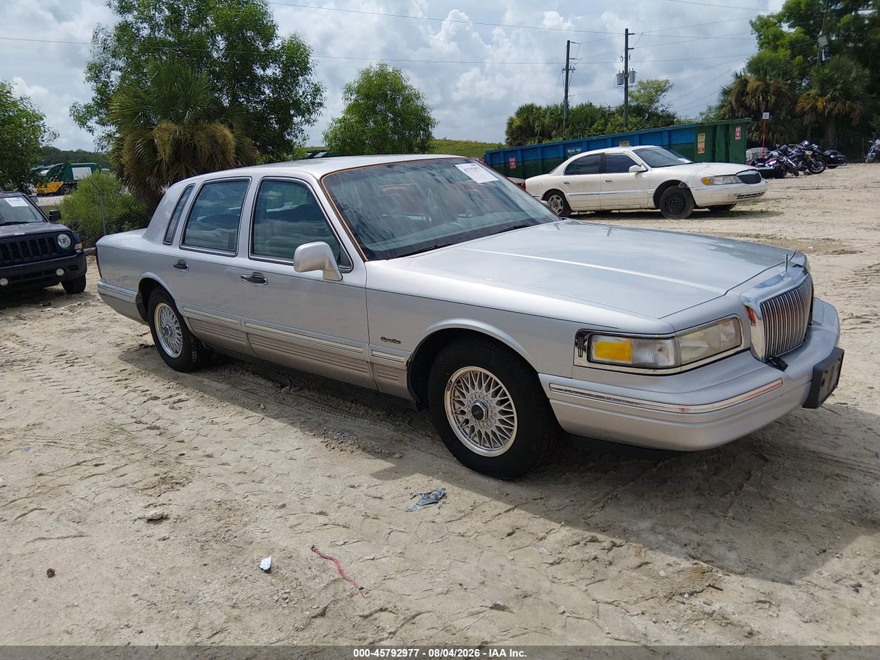 1LNLM82WXVY****** · 1997 LINCOLN TOWN CAR SIGNATURE