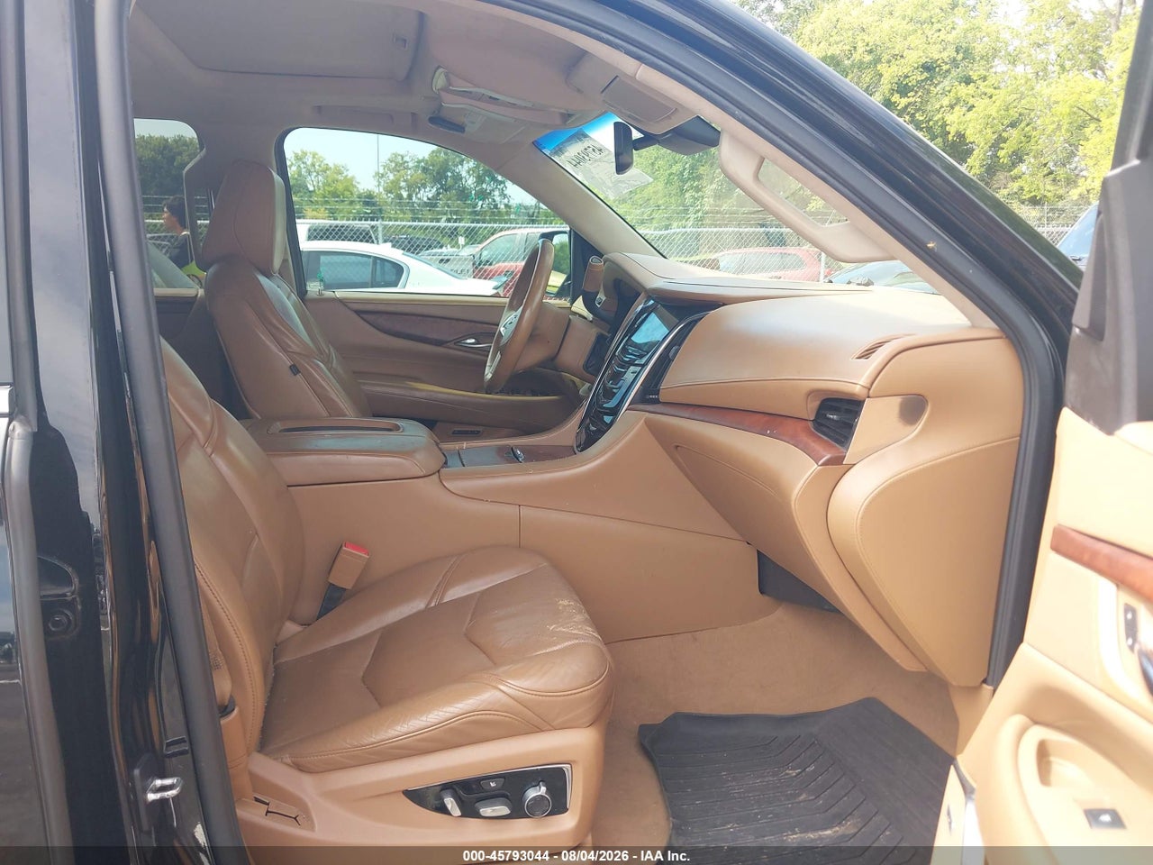 2016 CADILLAC ESCALADE PLATINUM · 5/11