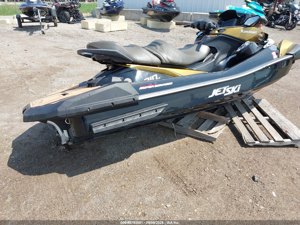 2023 KAWASAKI ULTRA 310 X · 4/11