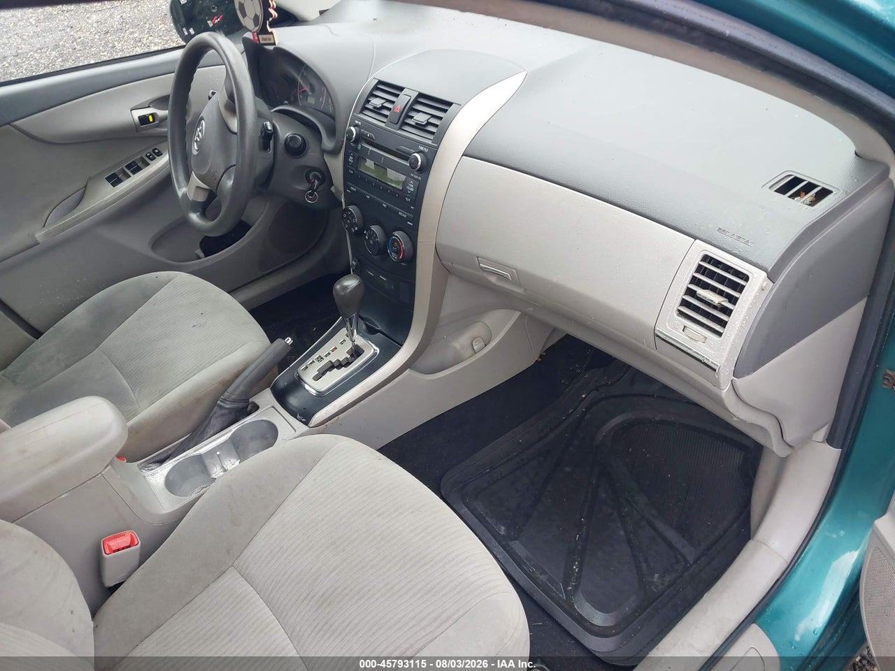 2010 TOYOTA COROLLA LE · 5/11