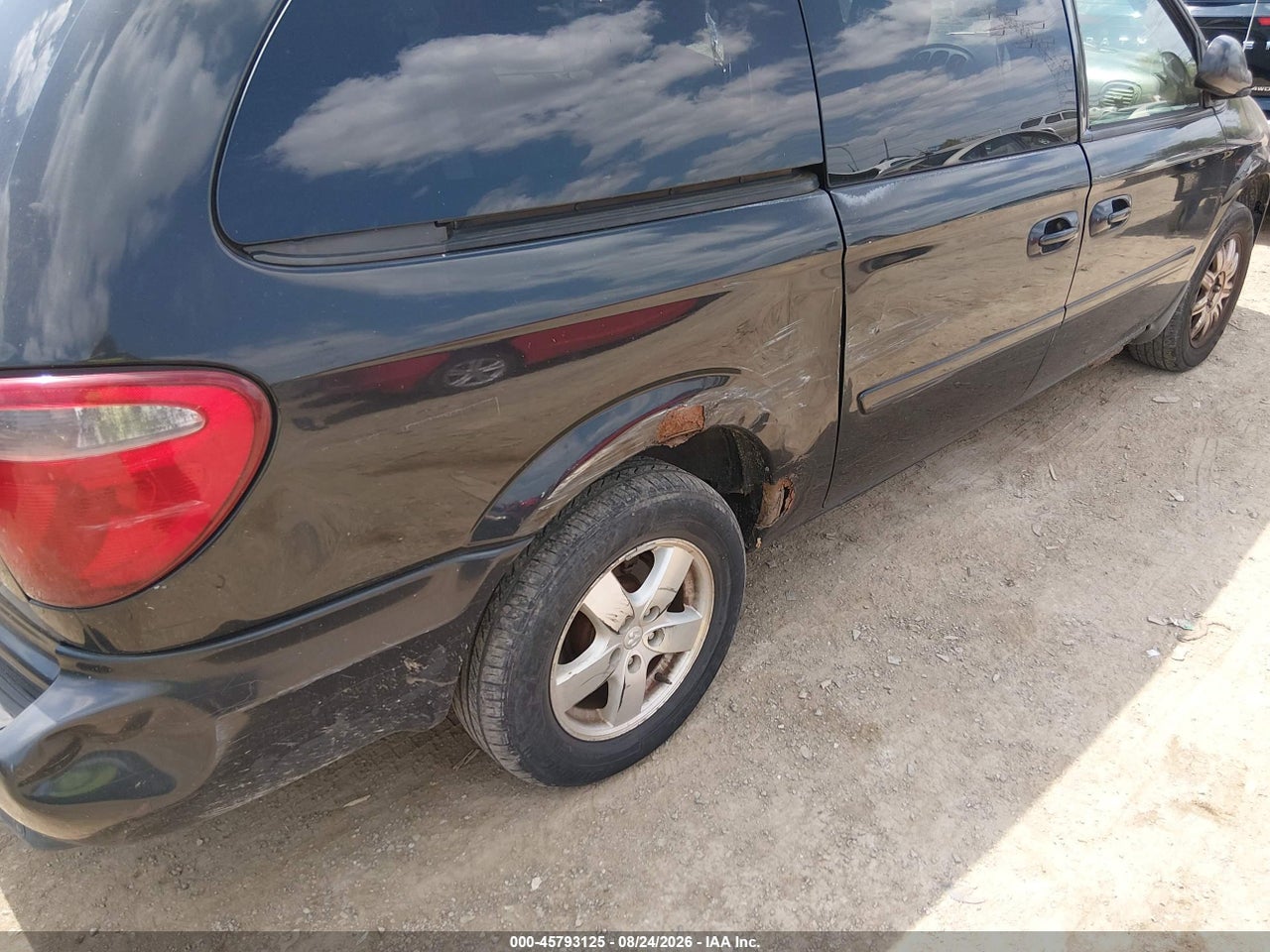 2005 DODGE GRAND CARAVAN SXT · 6/11