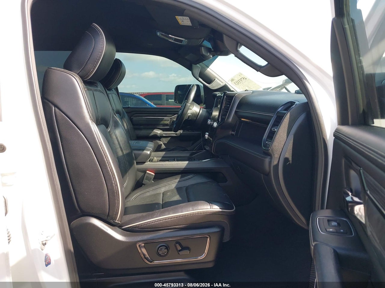 2022 RAM 1500 LIMITED  4X2 5'7 BOX · 5/11