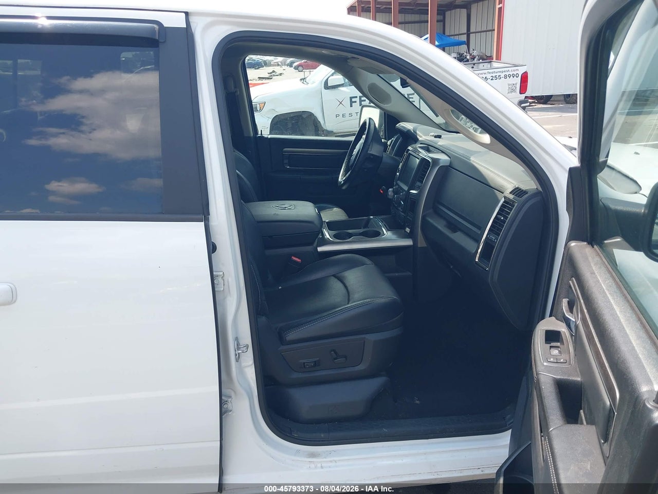 2017 RAM 1500 NIGHT  4X4 6'4 BOX · 5/11