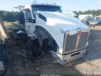 1NKZL40X1PJ****** · 2023 KENWORTH T880