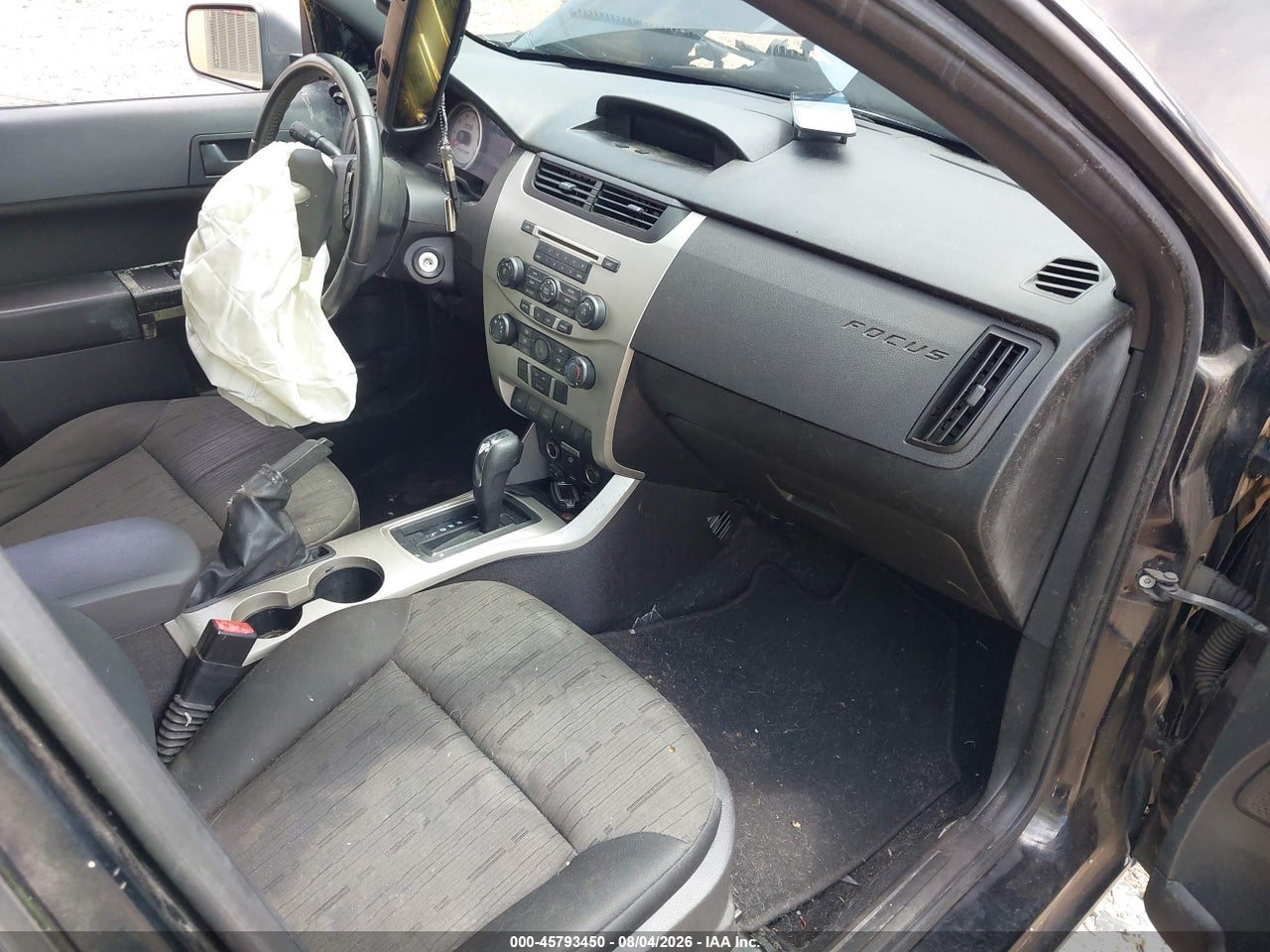 2010 FORD FOCUS SE · 5/11