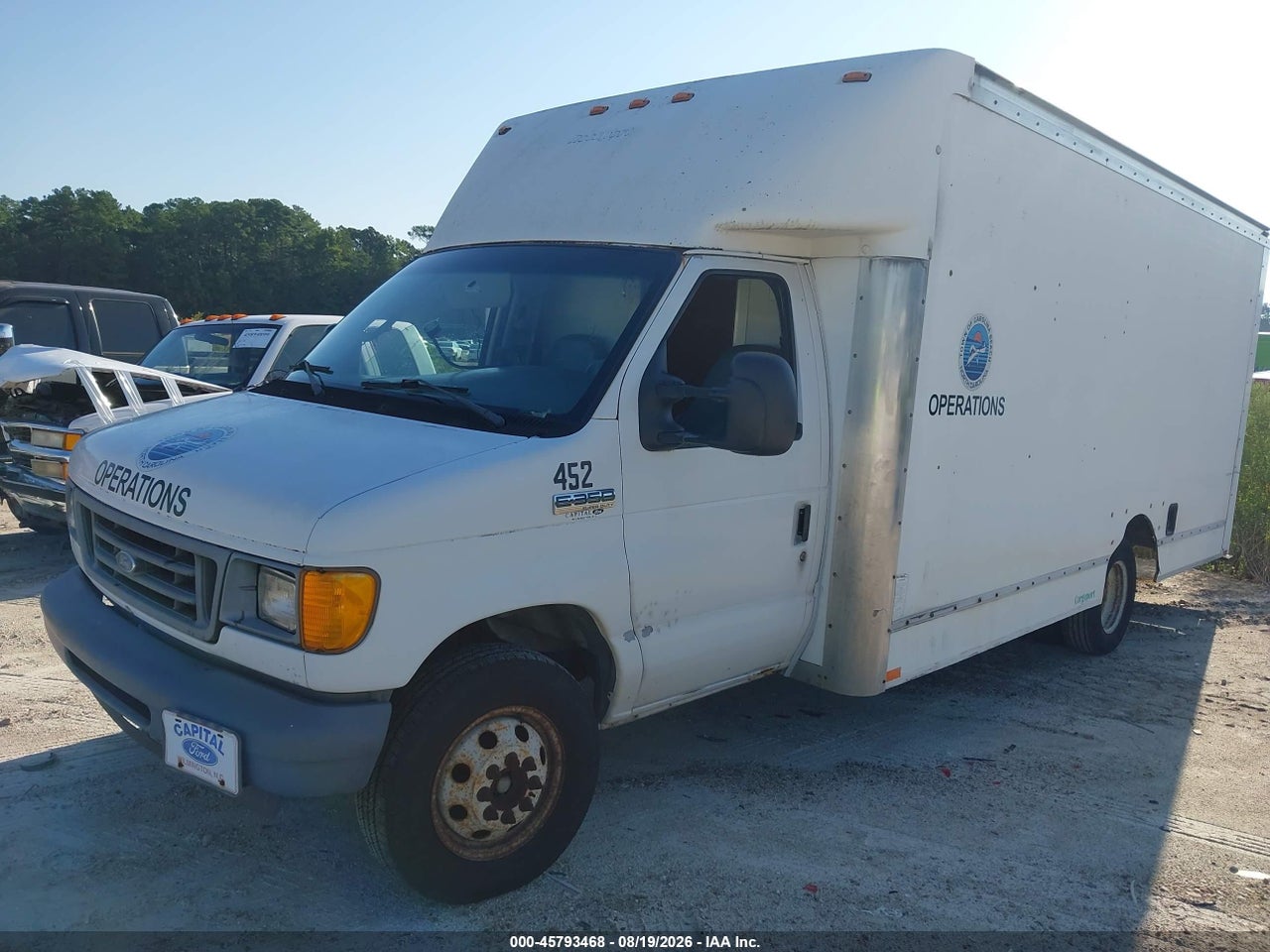 2006 FORD E-350 CUTAWAY · 2/4