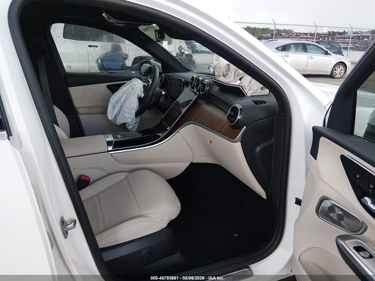 2024 MERCEDES-BENZ GLC 300 SUV · 5/11