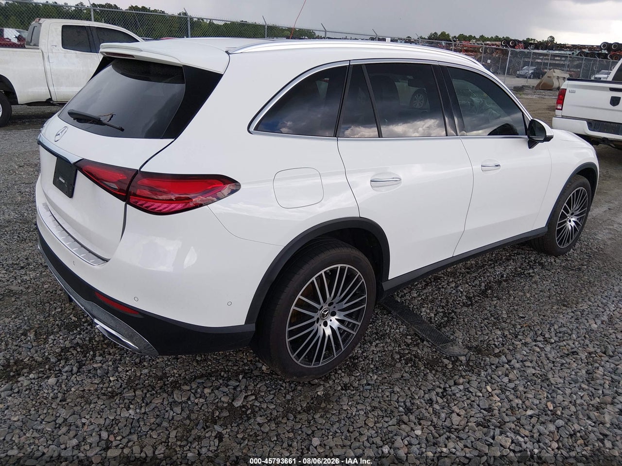 2024 MERCEDES-BENZ GLC 300 SUV · 4/11